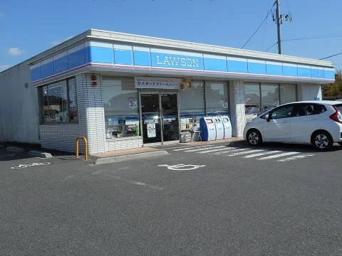 ローソン須賀川牡丹園前店まで600m