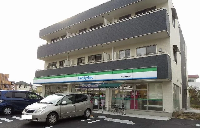 ファミリーマートまで300m