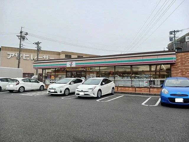 セブンイレブンまで490m