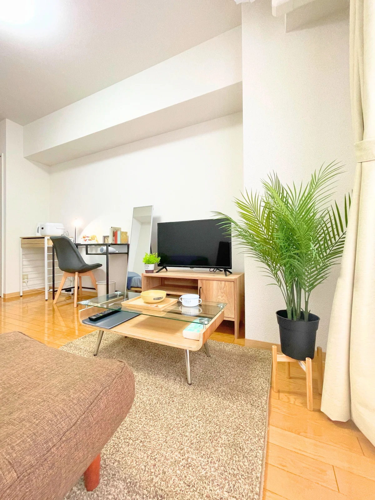 テレビ・テーブル