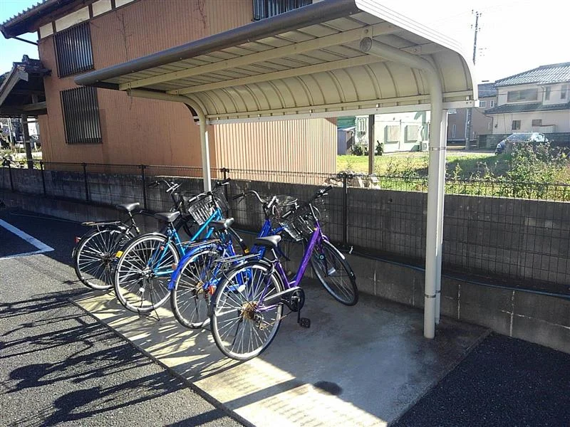 駐輪場完備