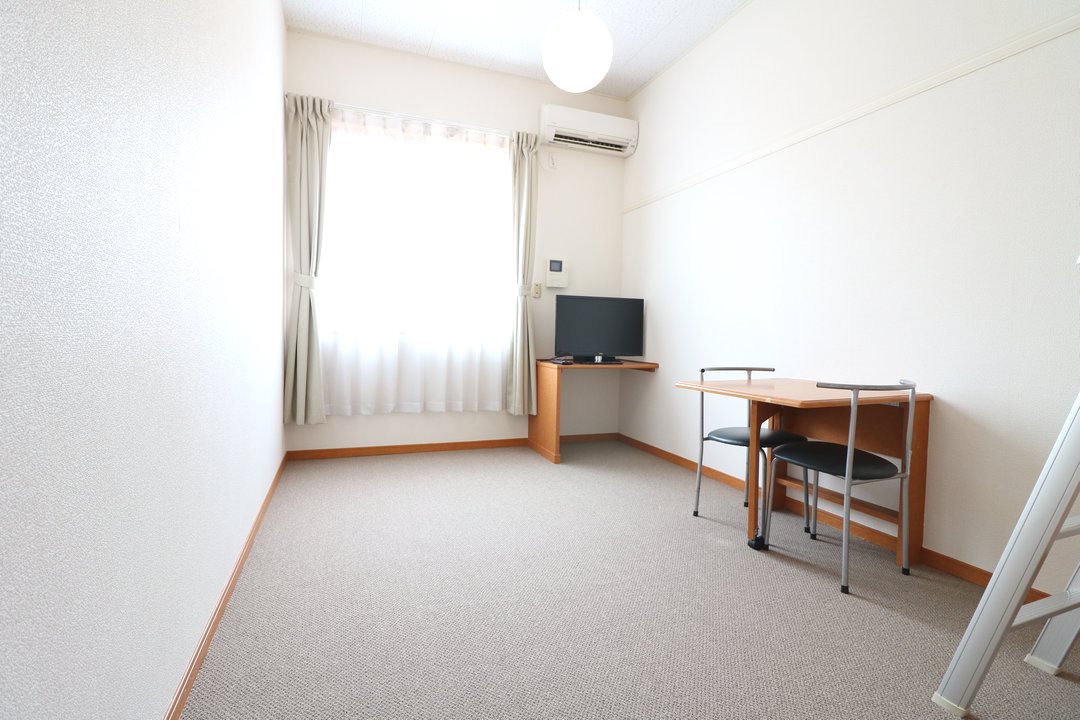 １Ｆはフローリング仕様・２Ｆは絨毯仕様になります。