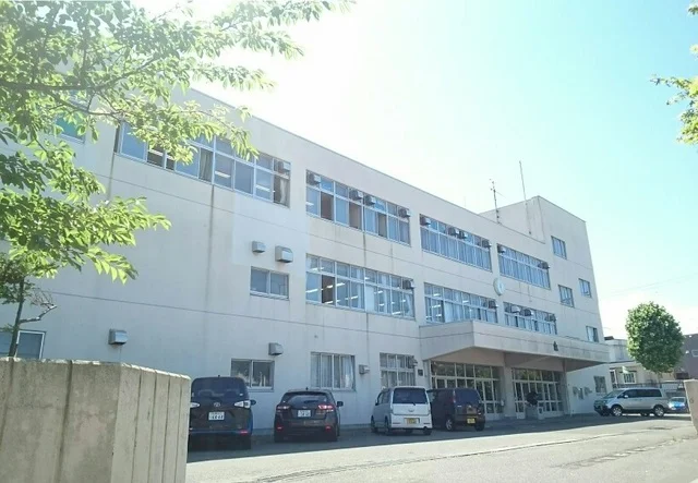 青葉中学校まで700m