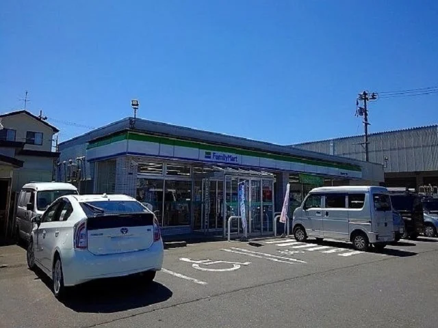 ファミリーマートまで350m