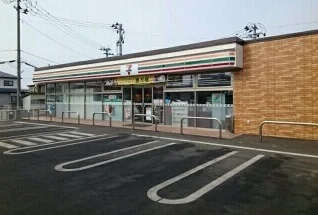 セブンイレブン八戸北高校前店まで320m