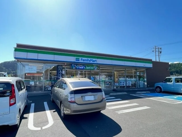 ファミリーマート 茂庭店まで900m