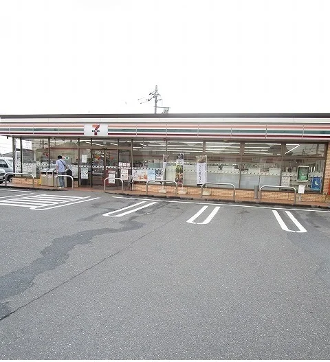 セブンイレブンまで500m