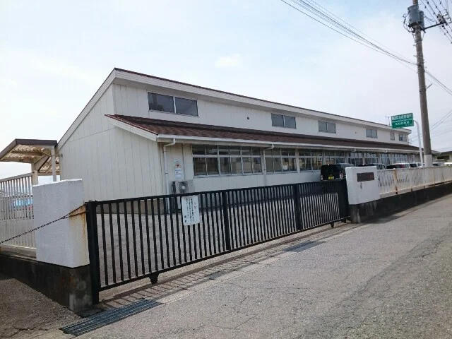 町立玉村幼稚園まで1300m