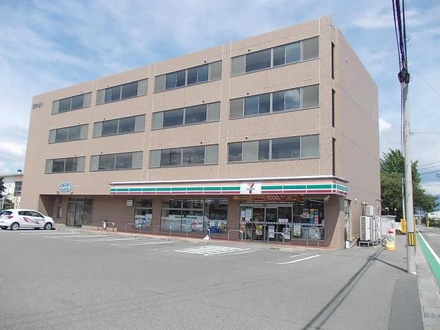 セブンイレブン  伊那狐島店まで500m