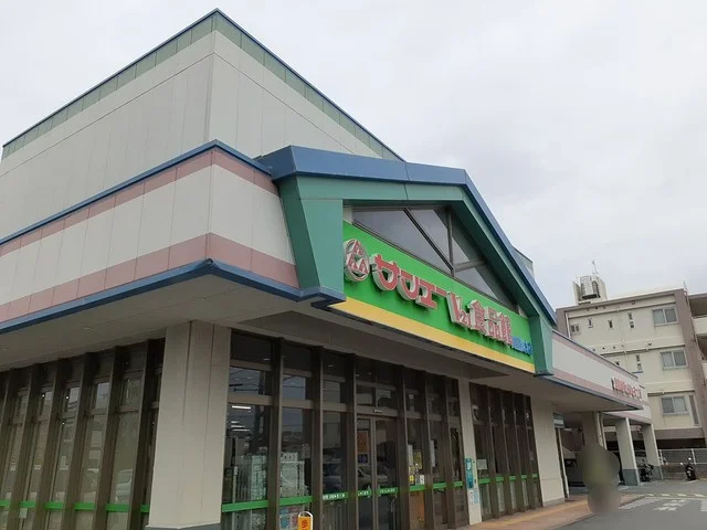 サンエーV21食品館真嘉比店まで347m