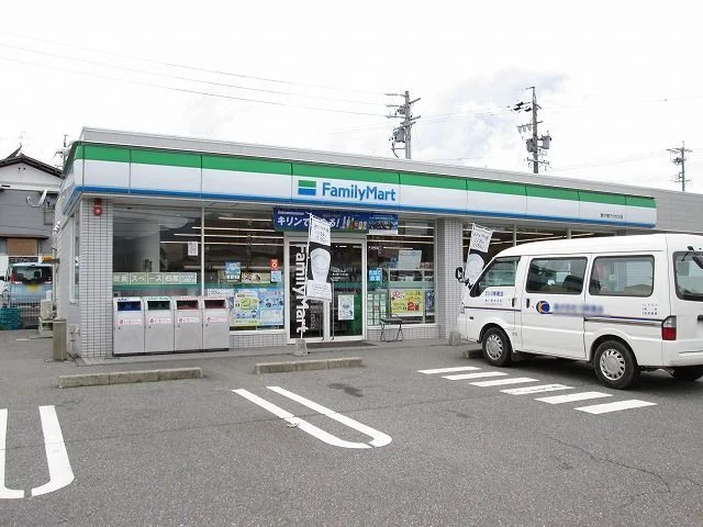 ファミリーマート駒ヶ根アクセスまで350m