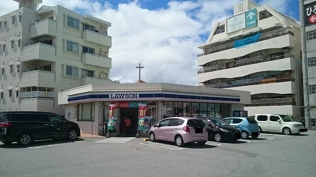 ローソン那覇銘苅三丁目店まで350m