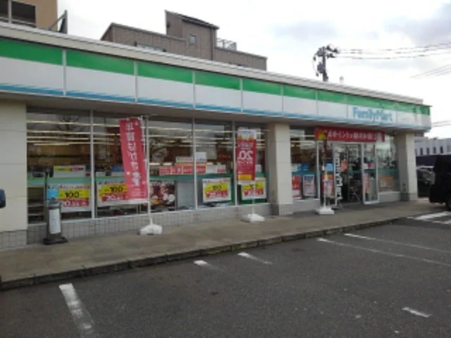ファミリーマート八千代２丁目店まで300m