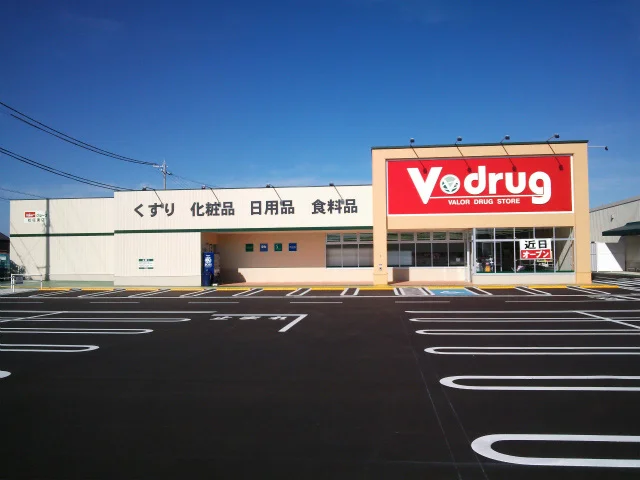 V・drug蓮花寺店まで800m