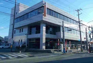 松阪郵便局まで2100m