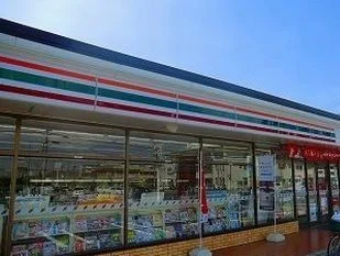 セブンイレブンまで720m