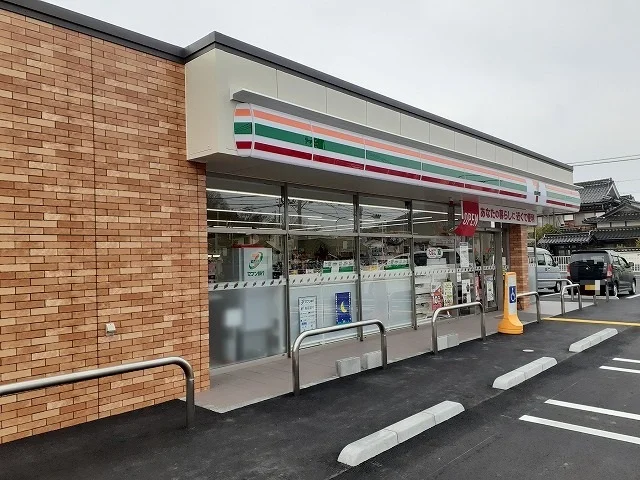 セブンイレブン鳥取面影小前店まで300m