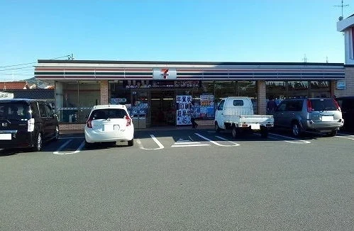 セブンイレブンまで1300m