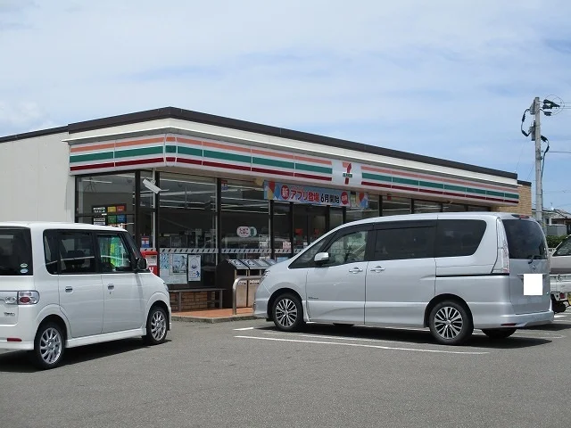 セブンイレブン高鍋舞鶴店まで550m