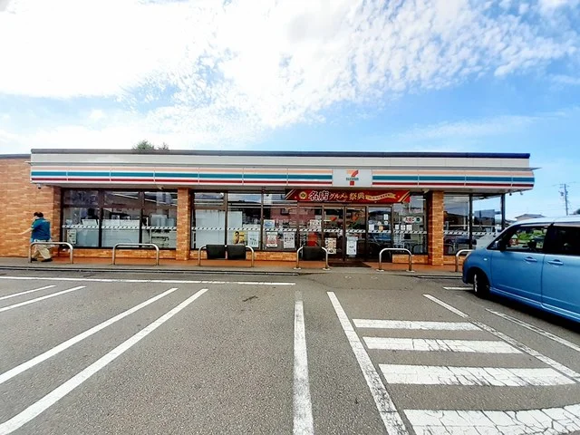 セブンイレブン野々市新庄店まで890m