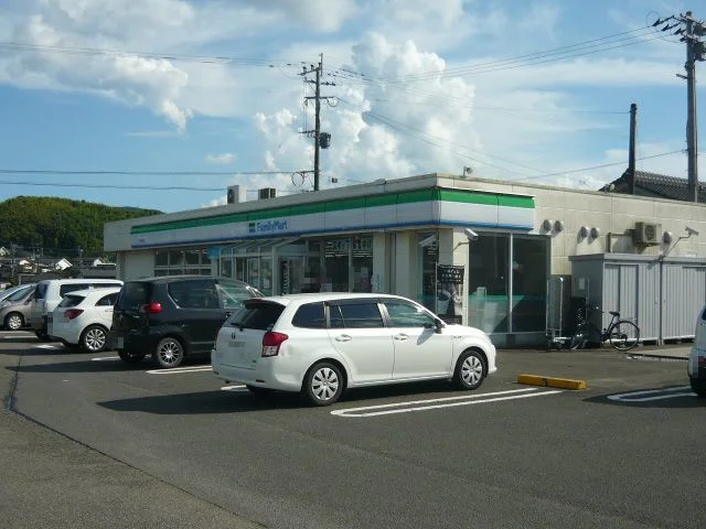 ファミリーマートさつま旭町店まで300m