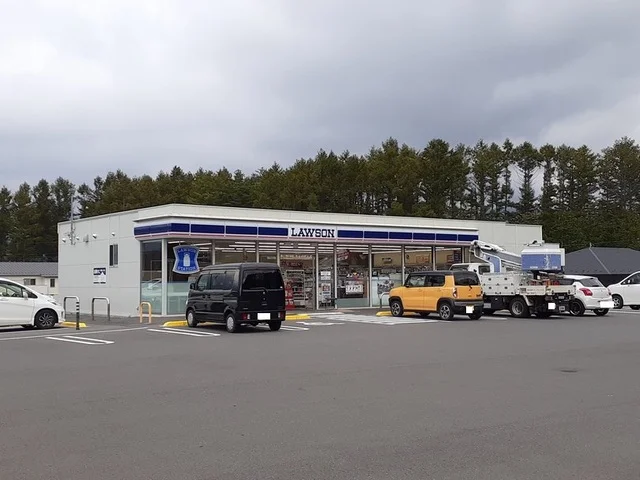 ローソン富士河口湖小立店まで500m