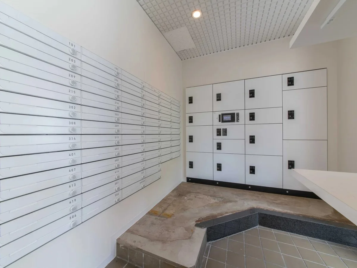 宅配ボックスもあるのでネットでのお買い物も気兼ねなく。