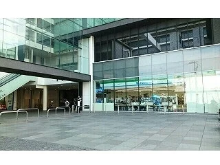 ファミリーマート様まで320m