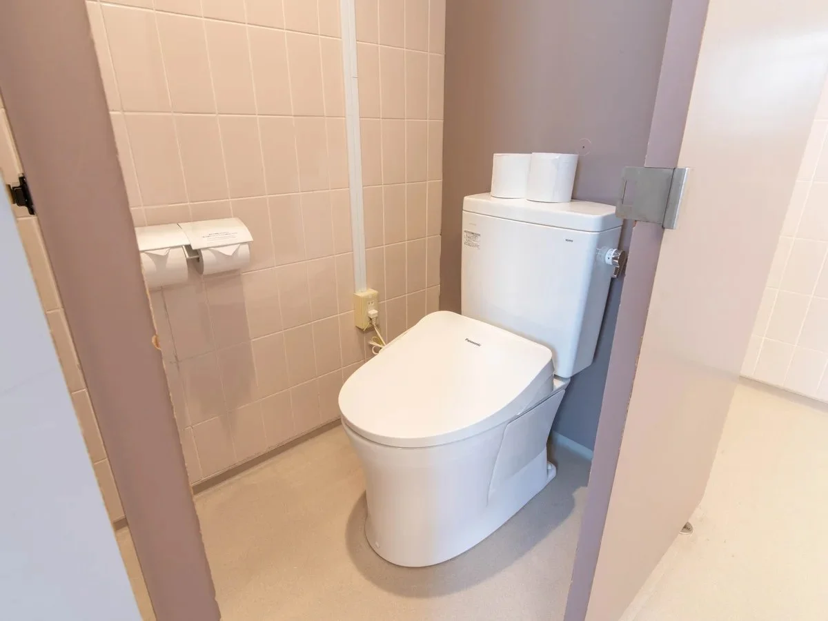 洋式便器の本体は新品に交換していますよ！！