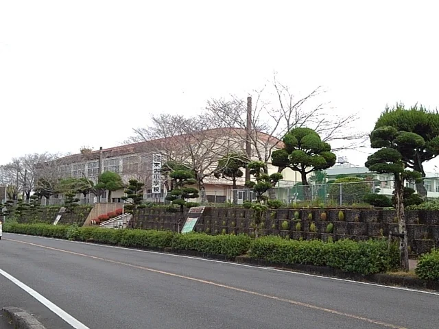 末吉小学校まで1000m