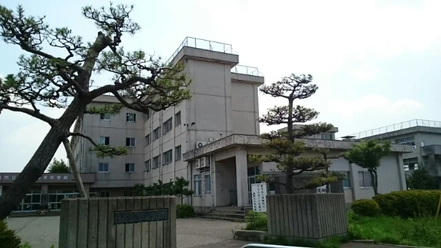 新潟市立曽野木中学校まで1400m