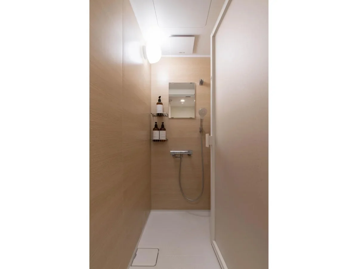 清潔感のあるシャワーブース。