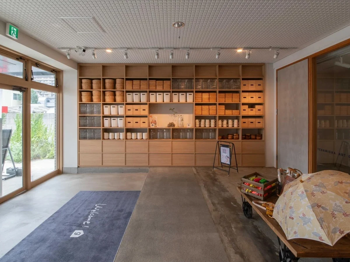 エントランスでは無印良品のアイテムで揃えた装飾が出迎えてくれます！