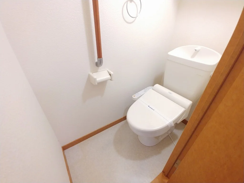 温水洗浄便座付きトイレ