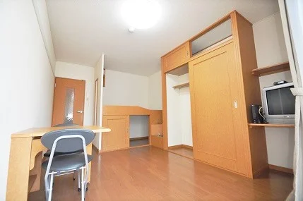 １階はフローリング、２階は絨毯敷きです。