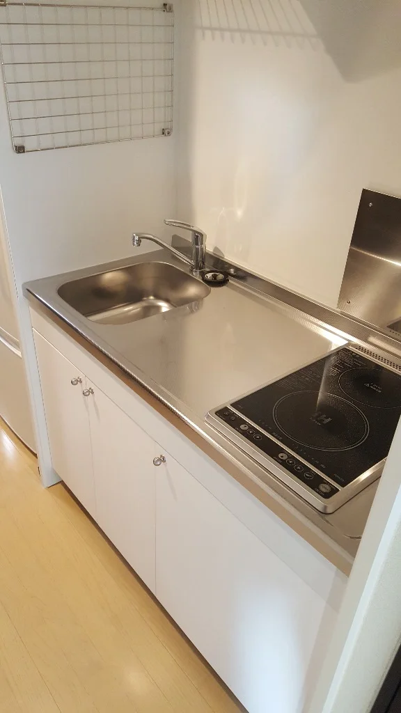 ＩＨコンロ1口、電気コンロ1口