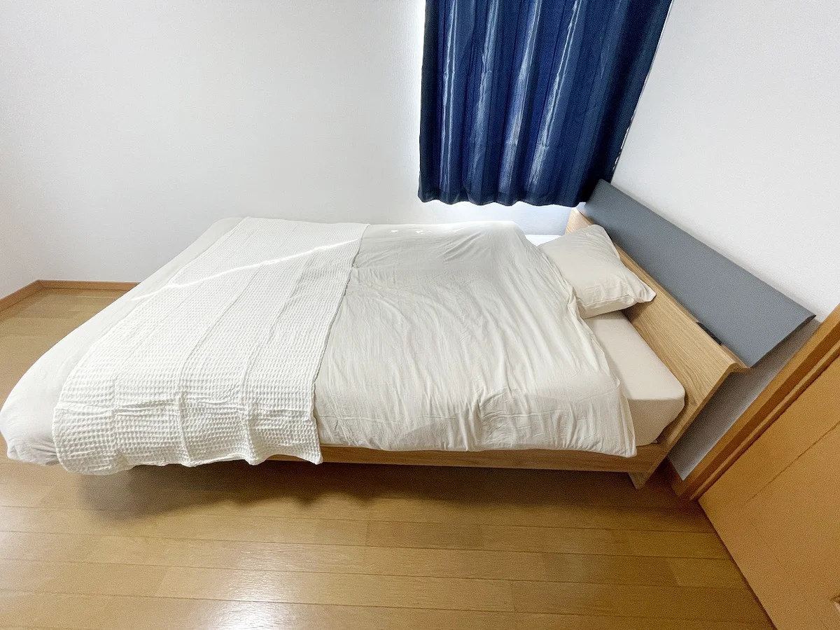 スマホが充電できるベッドです