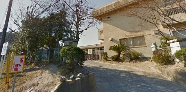 市立瑞穂小学校まで1200m