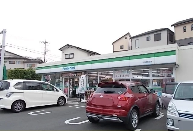 ファミリーマート荻窪店まで100m