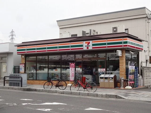 セブンイレブン　広丘駅前店まで550m