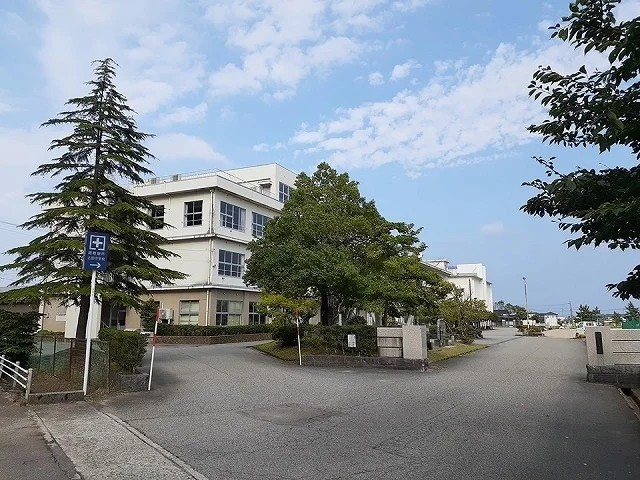 北部中学校まで1500m