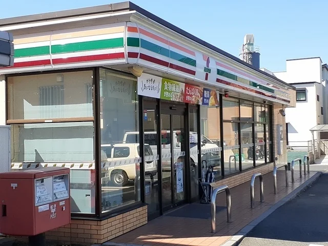 セブンイレブンまで90m