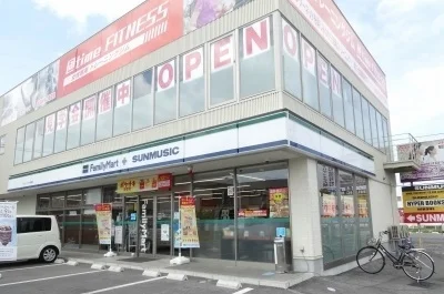 ファミリーマート様まで1000m