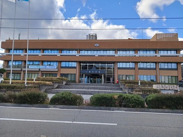 上郡町役場まで1017m