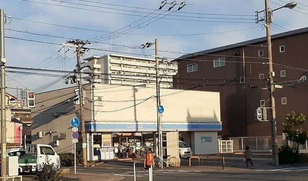 ローソン様まで50m