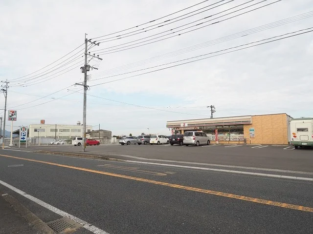 セブンイレブンまで100m