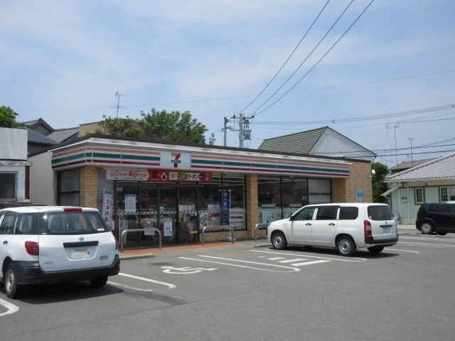 セブンイレブンまで490m