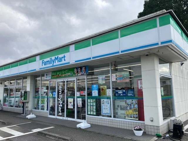 ファミリーマート 市貝下赤羽店まで1000m