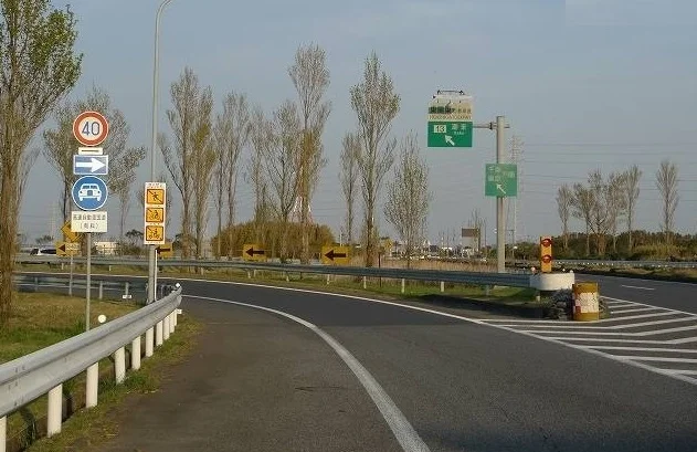 潮来インターチェンジまで2100m