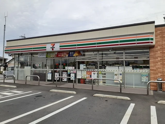 セブン-イレブン 真岡上高間木まで800m